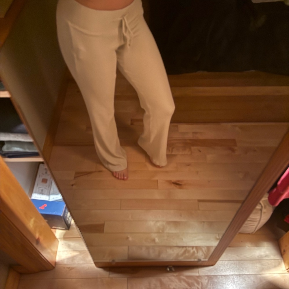 Hollister Cream Wide-Leg Lounge Pants